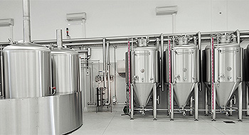 Fabbricazione di cisterne e serbatoi in acciaio