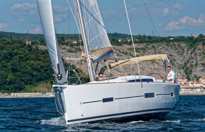 First Class Yachting